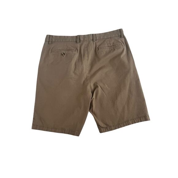 Old Navy ultimate slim khaki shorts Size 36 - Picture 4 of 4
